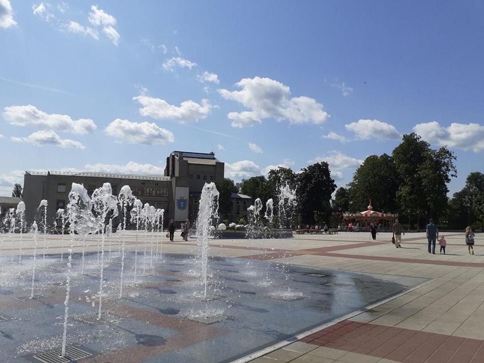 Апартаменты Центр Uman Square Apartment Bagian luar foto